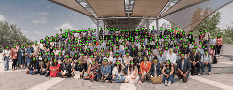 Vijdan's head count of the VizChitra 2025 group photo, with green dots marking each attendee